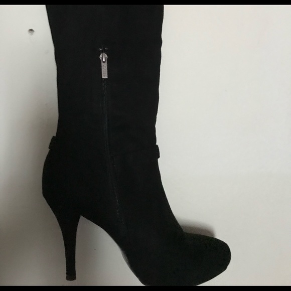 Guess size 10 black over the Knee Platform Boots - Picture 5 of 7